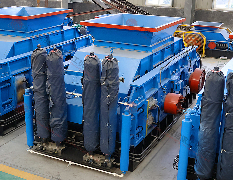 大型液壓對輥制砂機每小時出多少噸沙子？多少錢一臺？